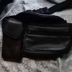 Leather fanny pack/pistol bag